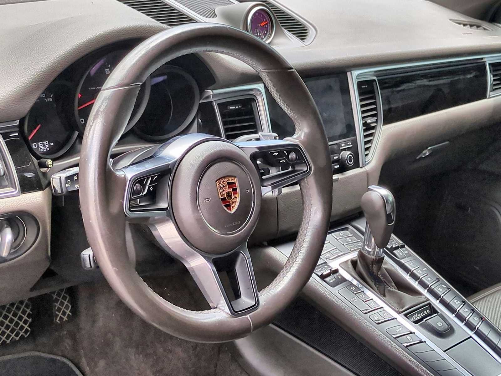 Thumbnail: 2018 Porsche Macan - 42