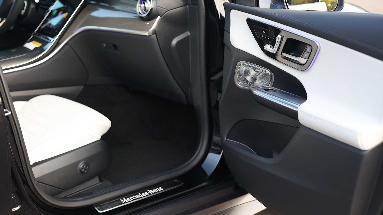 Thumbnail: 2026 Mercedes-Benz GLC - 29