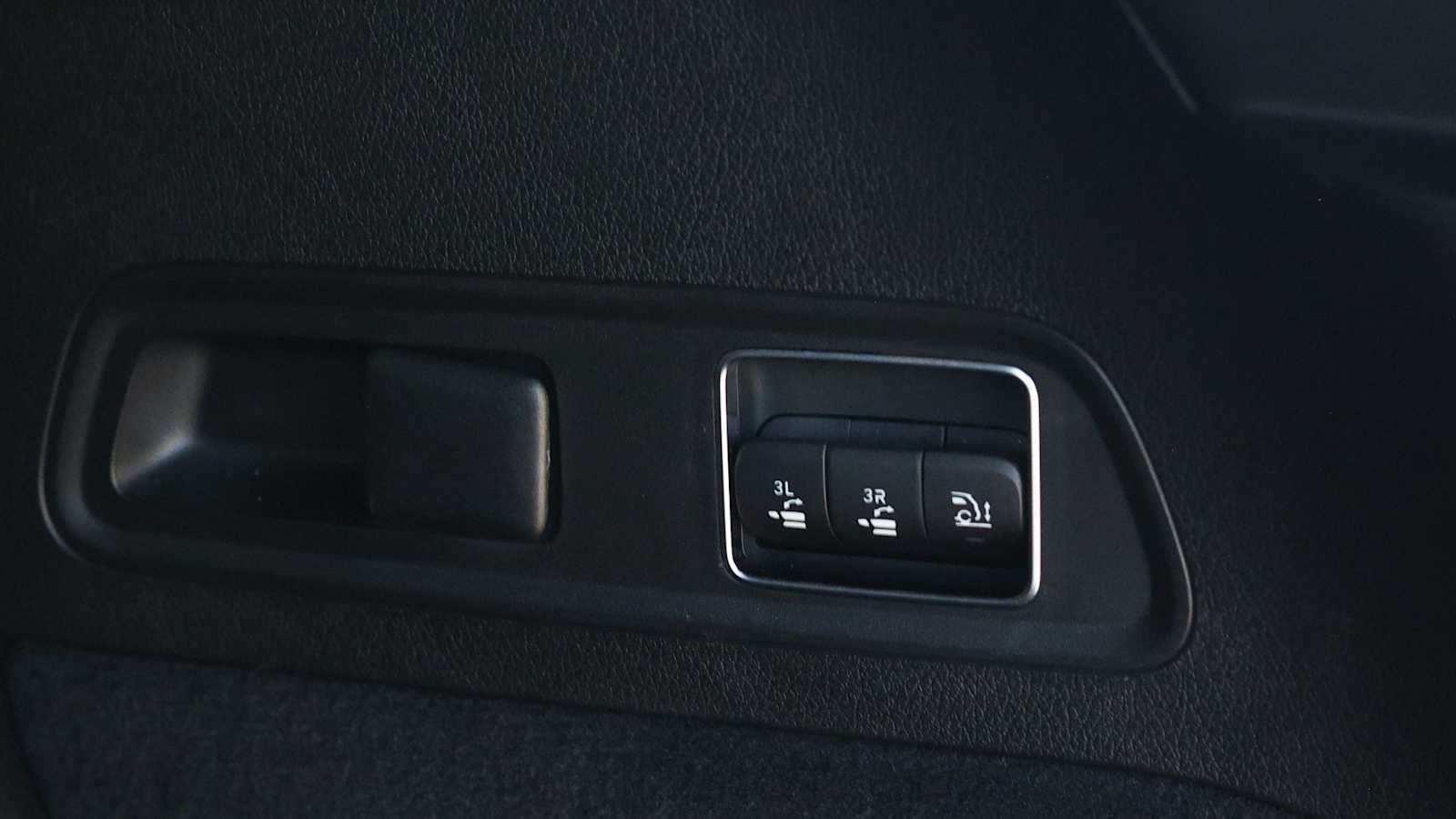 Thumbnail: 2022 Mercedes-Benz GLS - 27