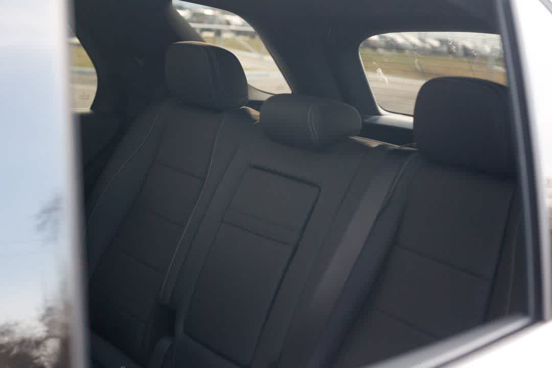 Thumbnail: 2026 Mercedes-Benz GLE - 10