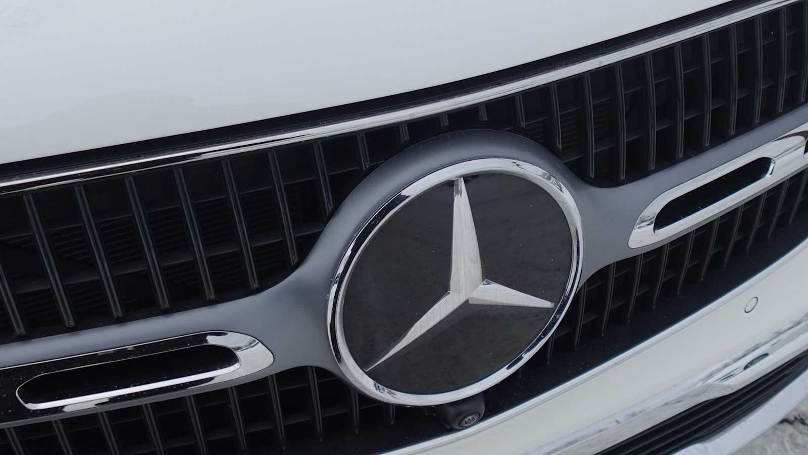 Thumbnail: 2025 Mercedes-Benz GLC - 11