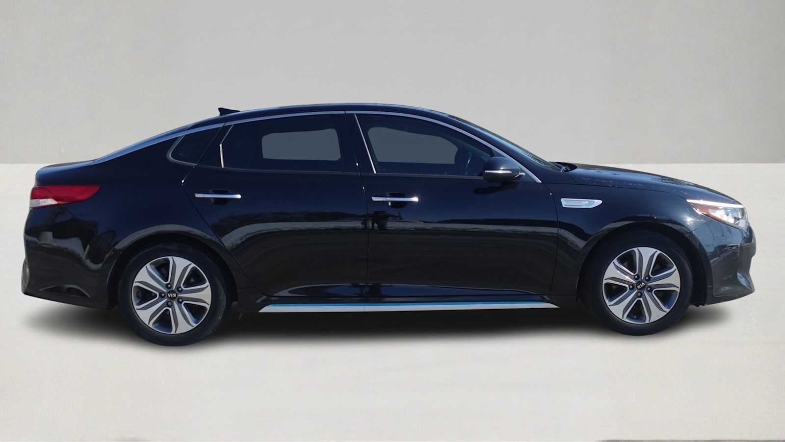 Thumbnail: 2017 Kia Optima - 4