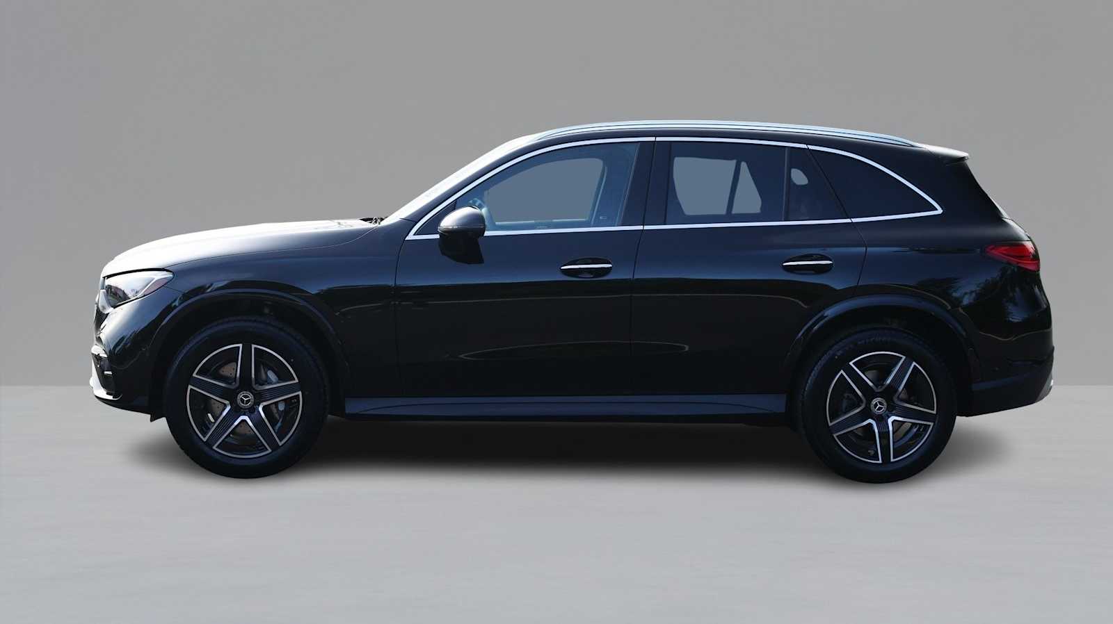 2026 Mercedes Benz GLC 300 4MATIC photo 2
