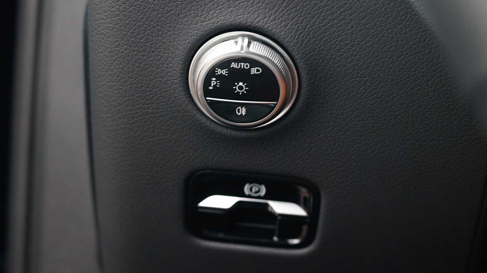 Thumbnail: 2026 Mercedes-Benz GLC - 36