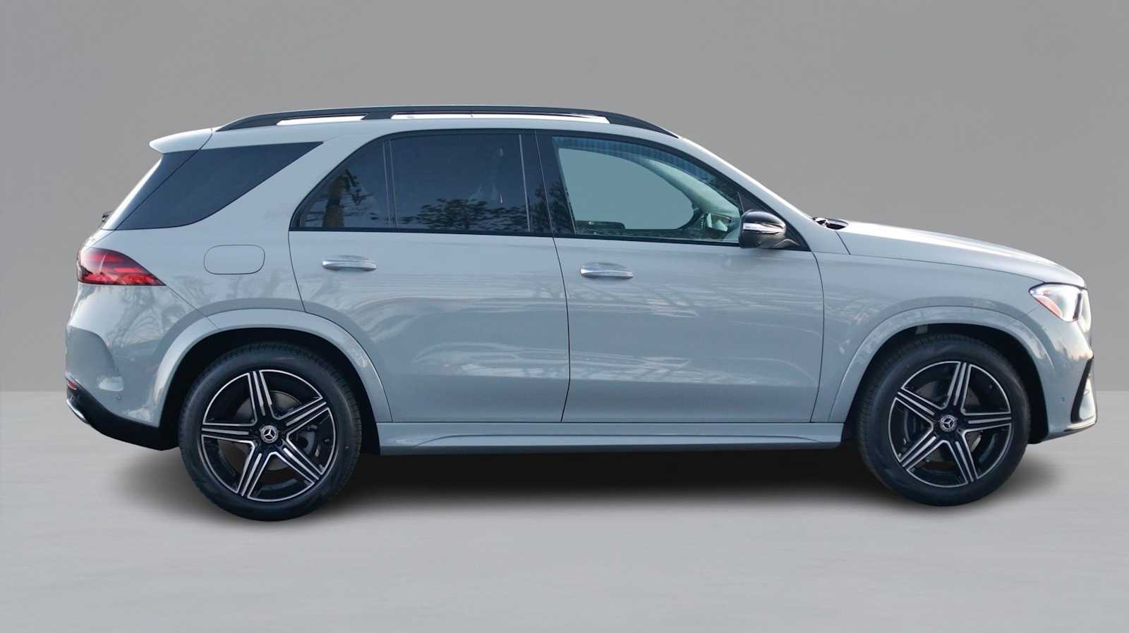 2026 Mercedes Benz GLE 350 4MATIC photo 2