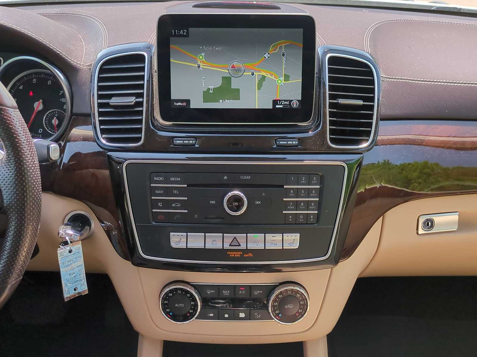 Thumbnail: 2018 Mercedes-Benz GLS - 30