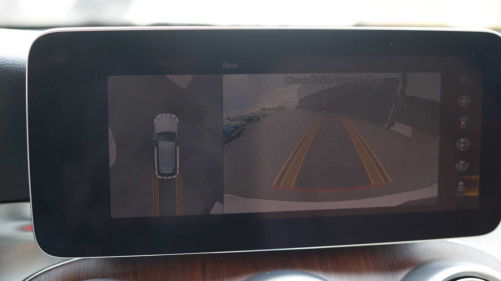 Thumbnail: 2022 Mercedes-Benz GLC - 29