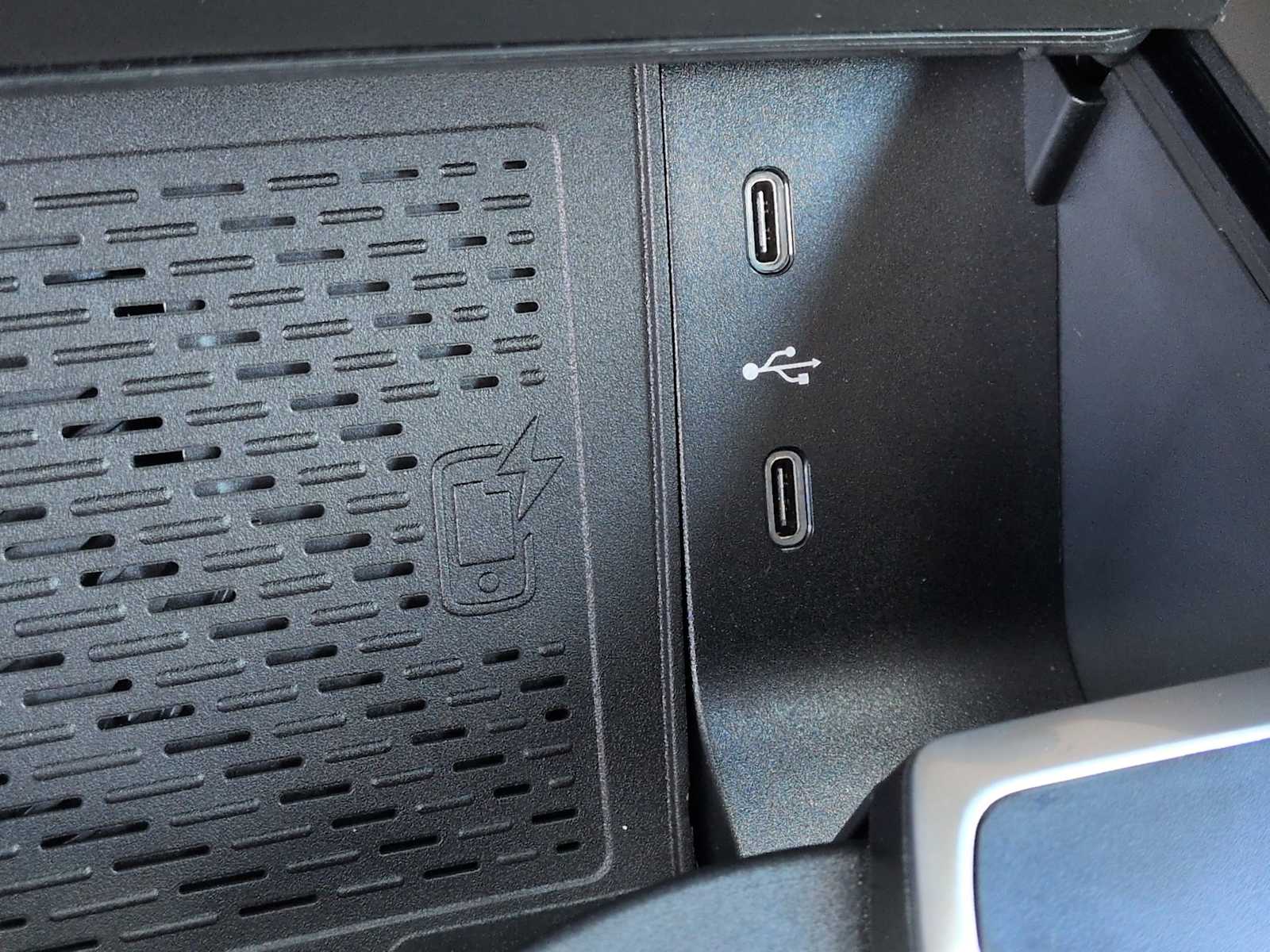 Thumbnail: 2026 Mercedes-Benz GLE - 33