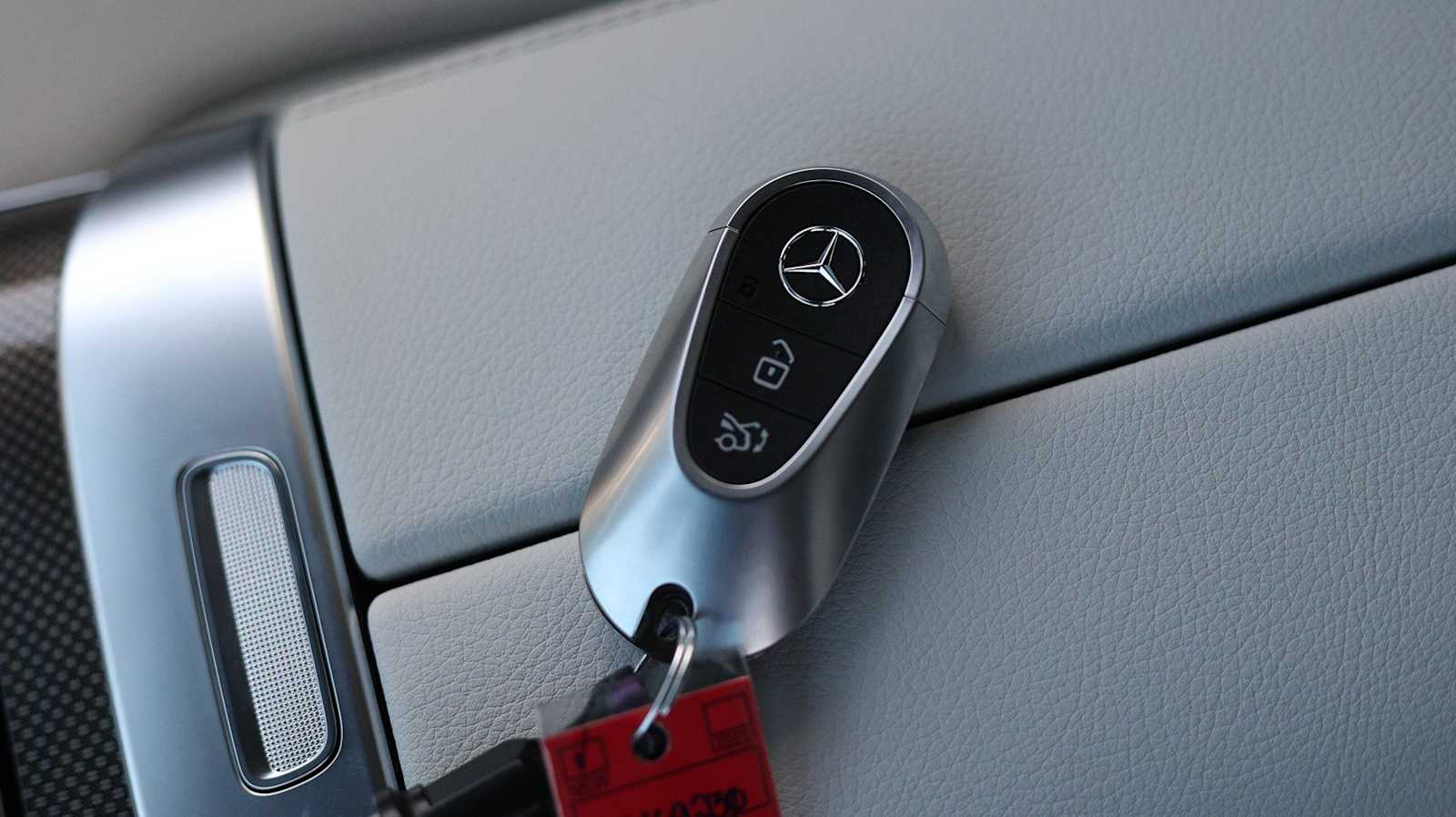 Thumbnail: 2026 Mercedes-Benz GLC - 36