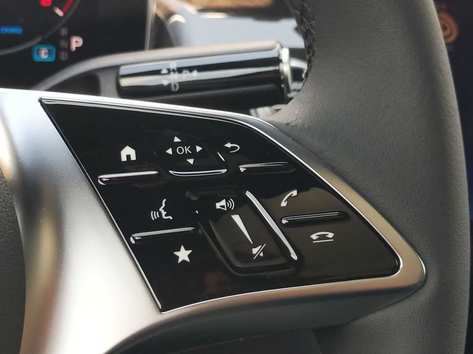 Thumbnail: 2025 Mercedes-Benz GLC - 25