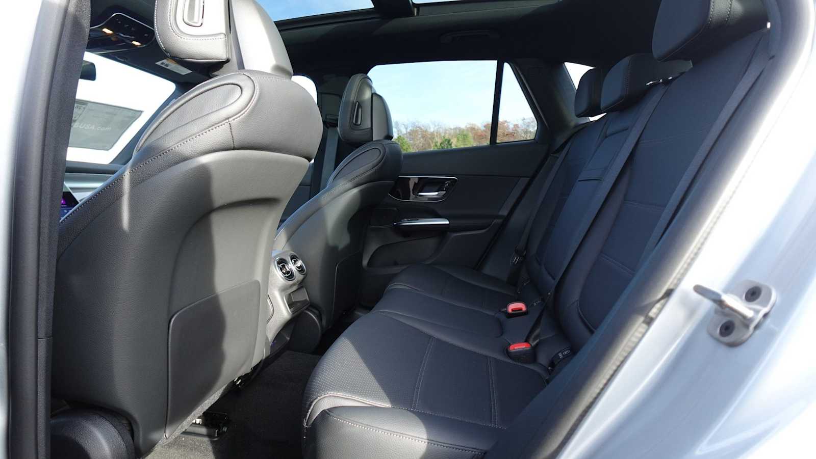 Thumbnail: 2026 Mercedes-Benz GLC - 43