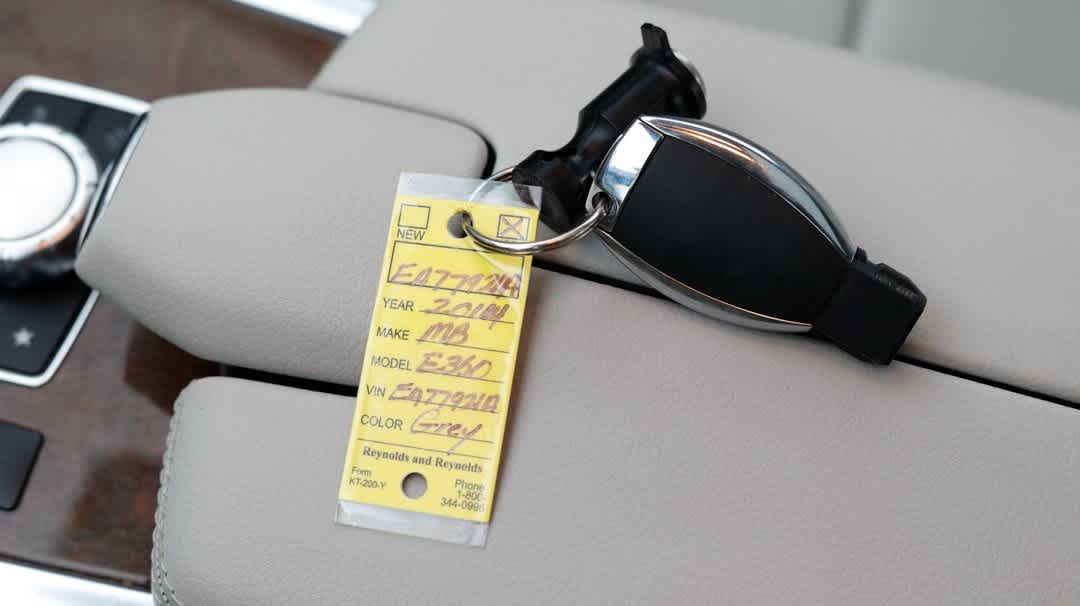 Thumbnail: 2014 Mercedes-Benz E-Class - 36