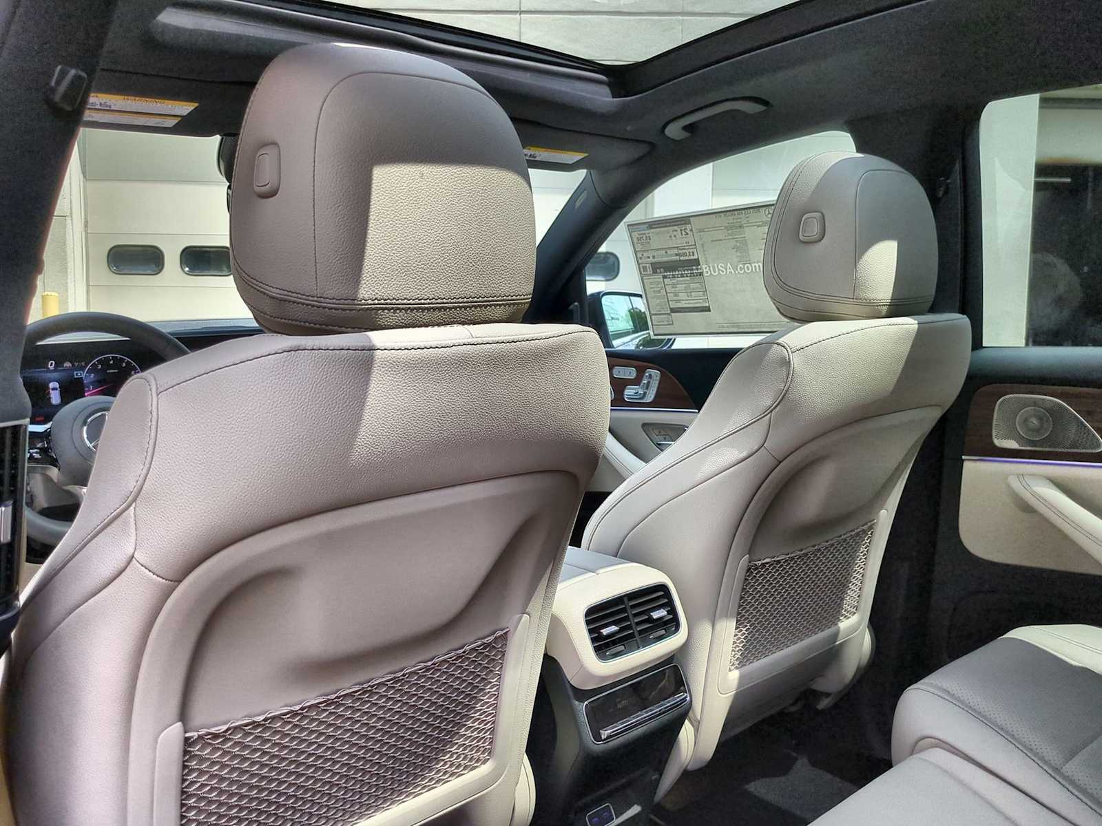 Thumbnail: 2025 Mercedes-Benz GLS - 19