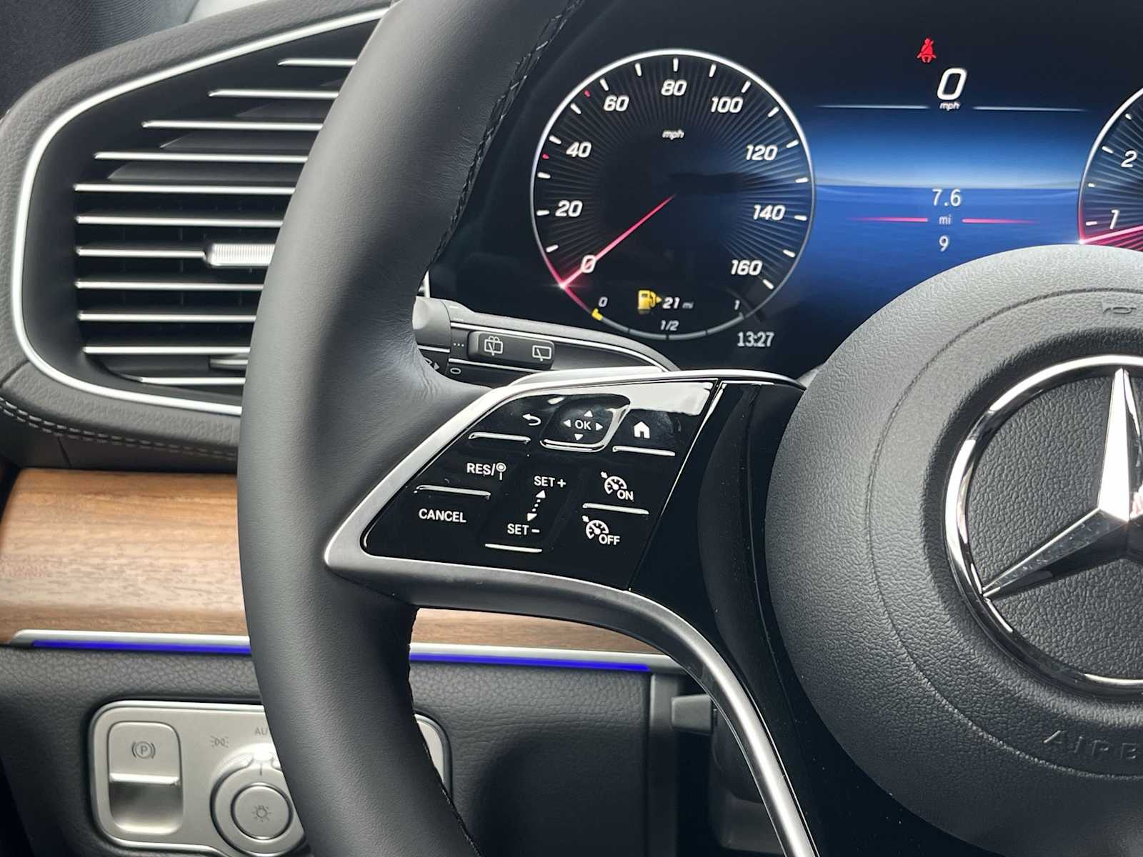 Thumbnail: 2026 Mercedes-Benz GLE - 37