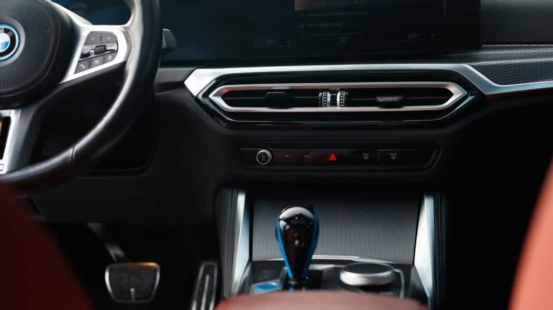 Thumbnail: 2022 BMW i4 - 24