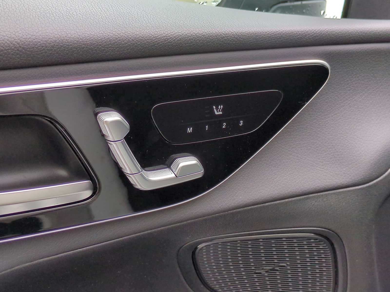 Thumbnail: 2025 Mercedes-Benz GLC - 18