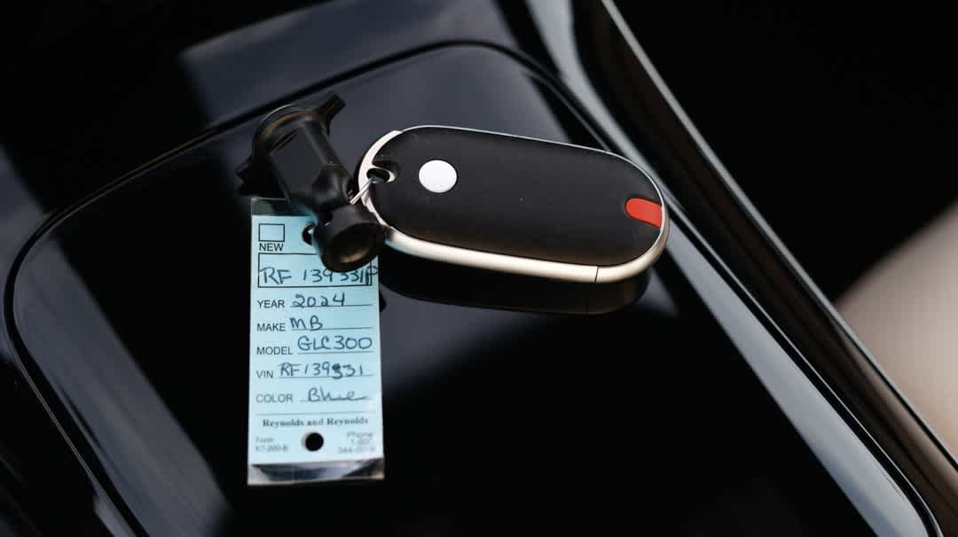 Thumbnail: 2024 Mercedes-Benz GLC - 38