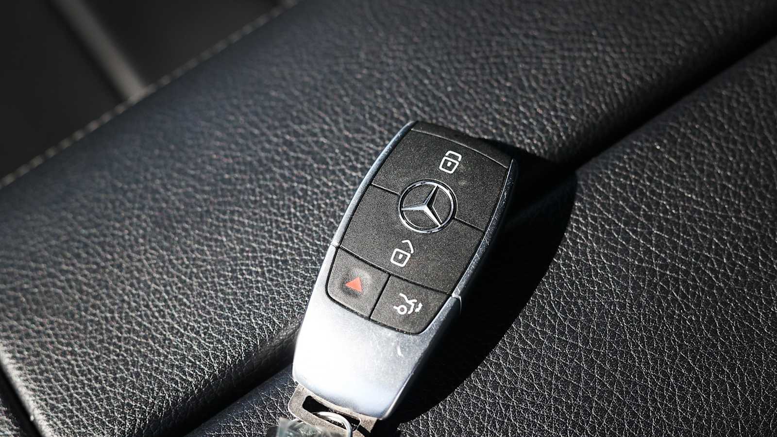 Thumbnail: 2022 Mercedes-Benz GLS - 33