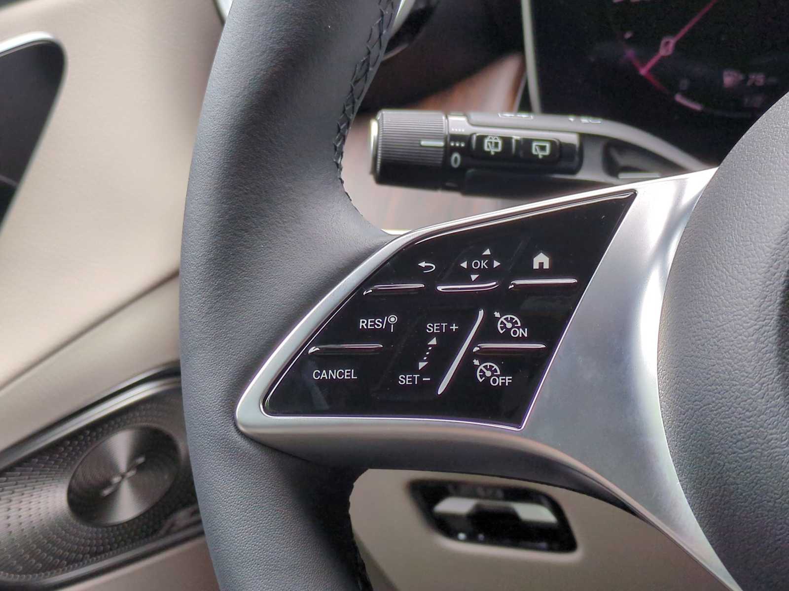 Thumbnail: 2025 Mercedes-Benz GLC - 26