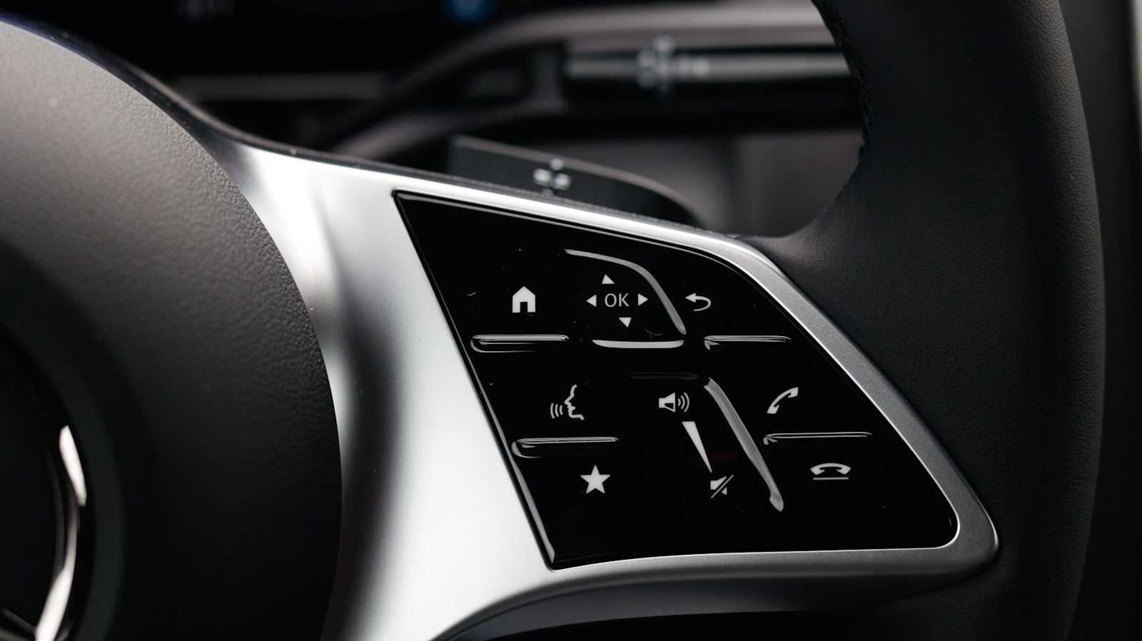 Thumbnail: 2026 Mercedes-Benz GLC - 26