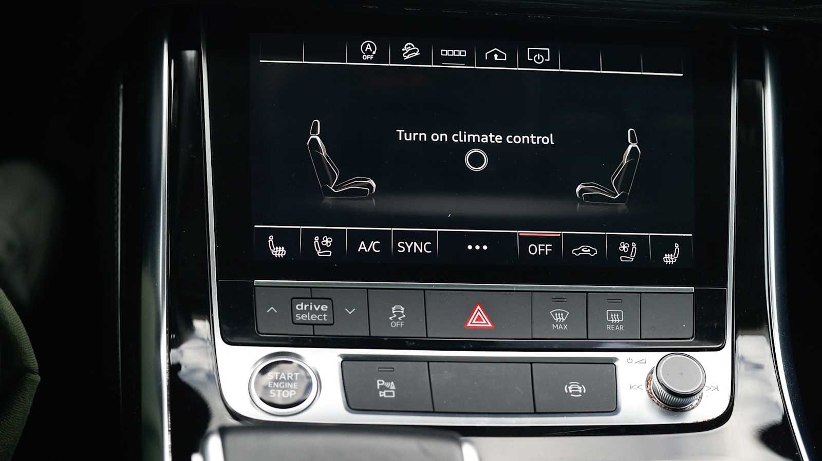 Thumbnail: 2023 Audi Q8 - 24