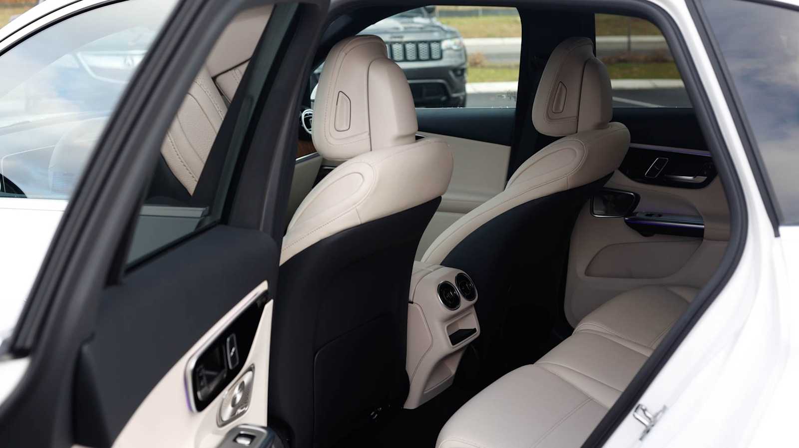 Thumbnail: 2026 Mercedes-Benz GLC - 25