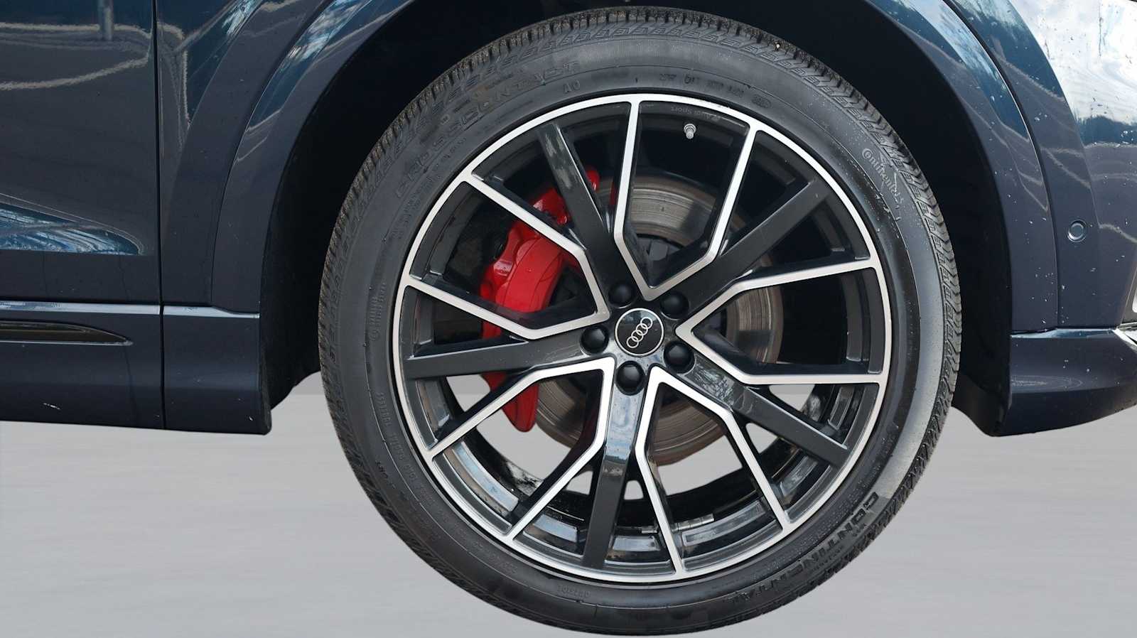 Thumbnail: 2023 Audi Q8 - 10