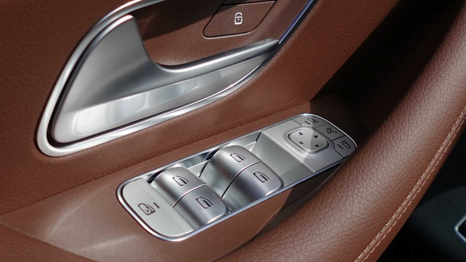 Thumbnail: 2026 Mercedes-Benz GLE - 22