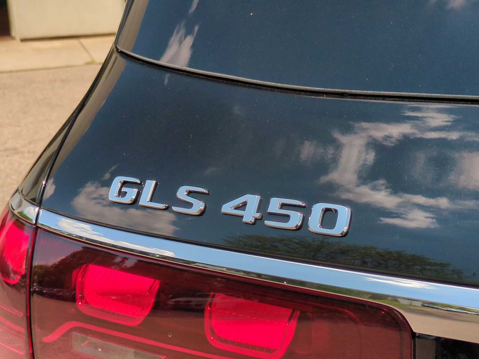 2025 Mercedes-Benz GLS 450 4MATIC 13