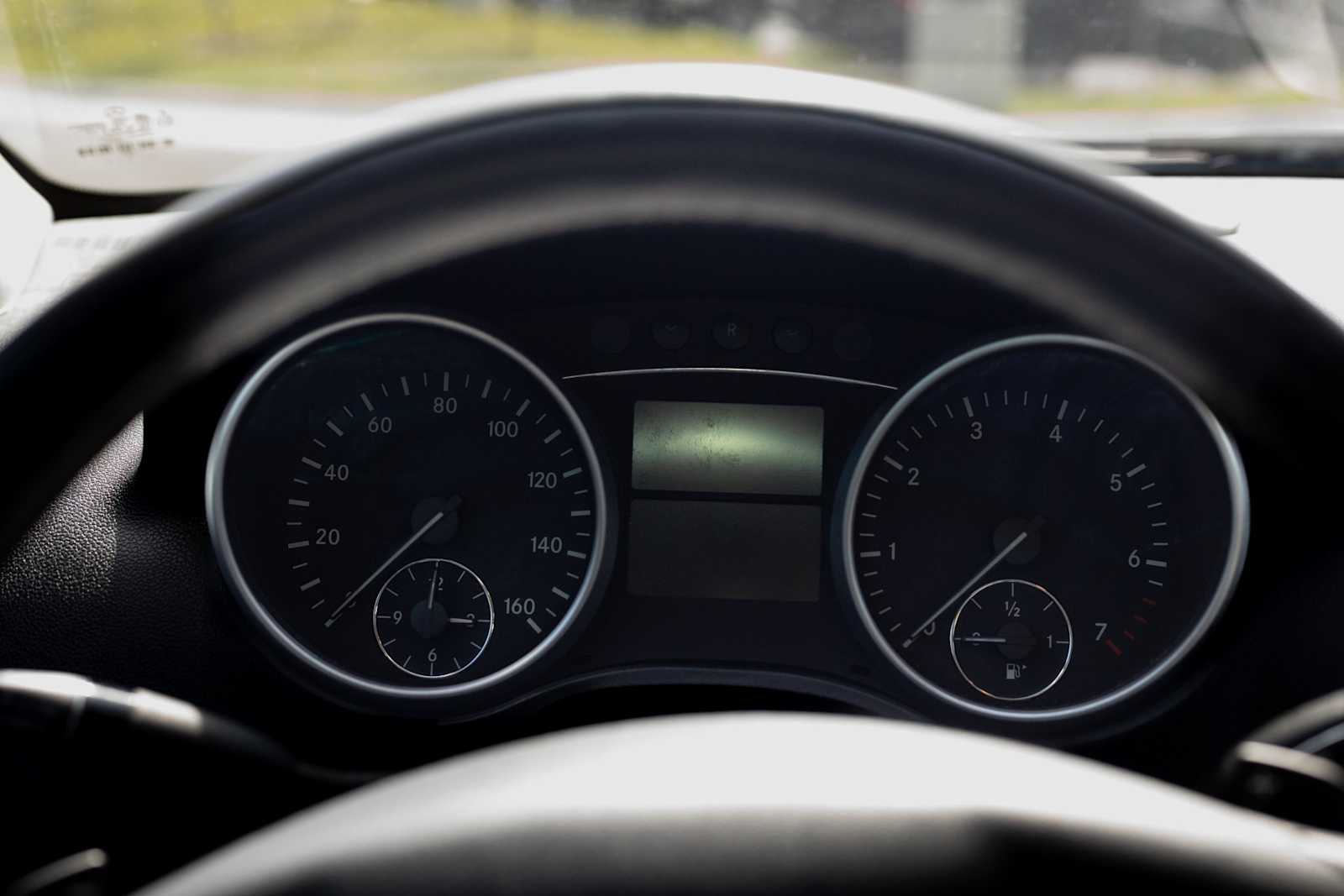 Thumbnail: 2010 Mercedes-Benz M-Class - 18