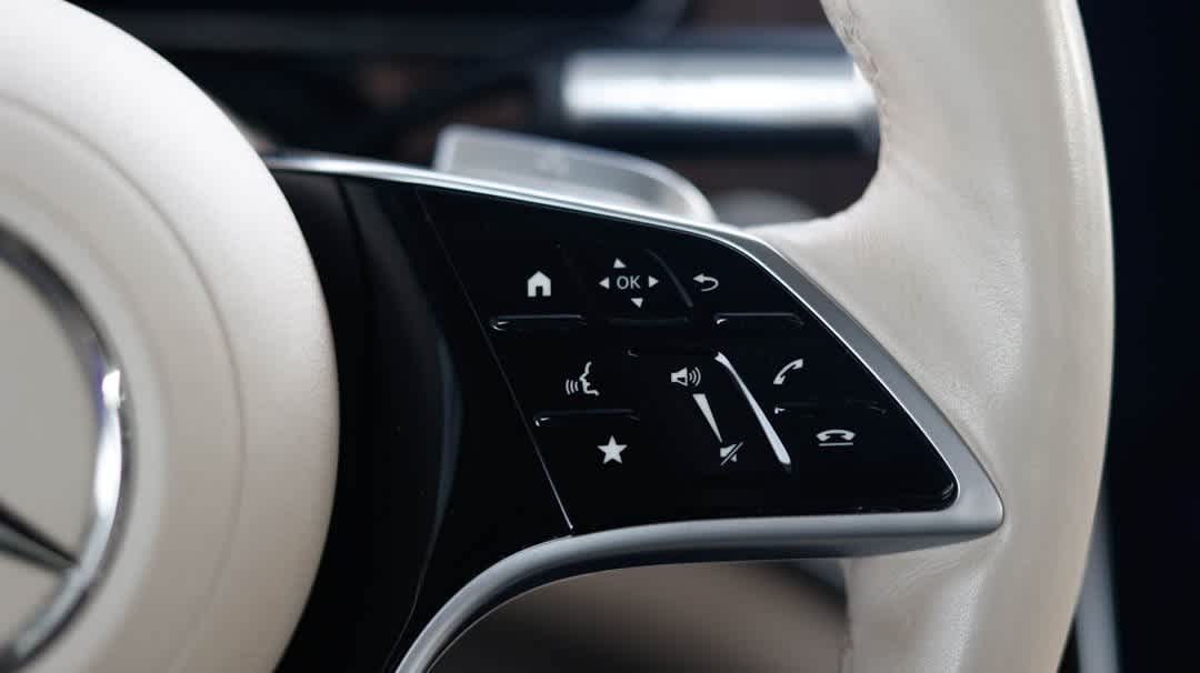 Thumbnail: 2023 Mercedes-Benz EQS - 23