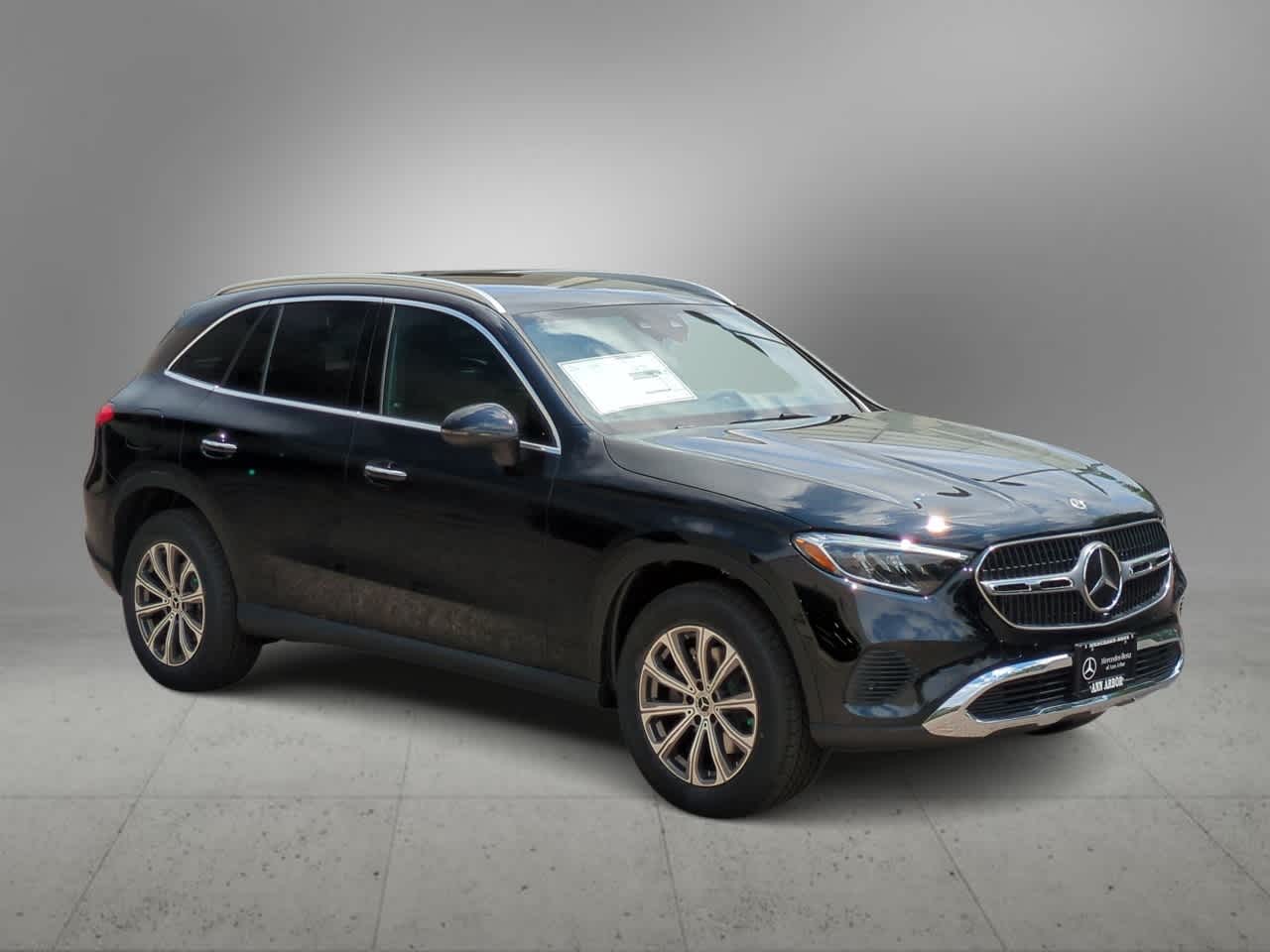 2025 Mercedes Benz GLC 300 4MATIC photo 2