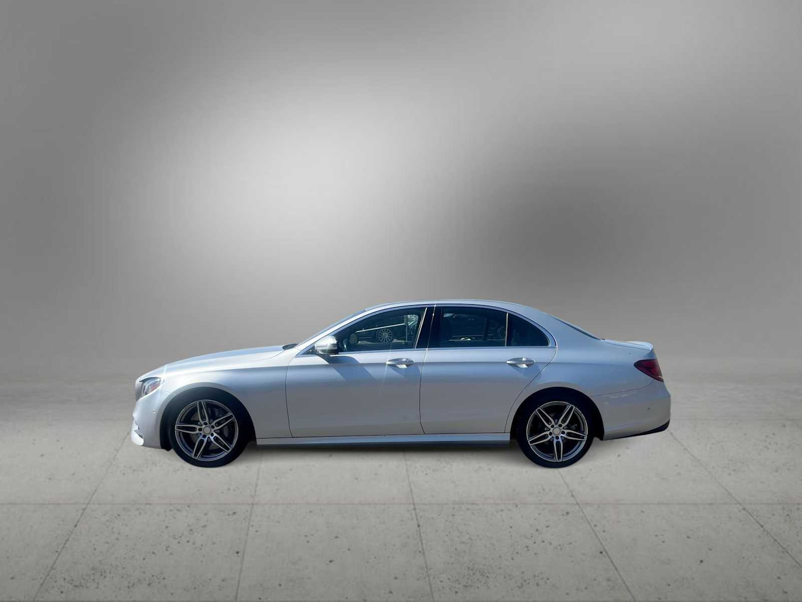 Thumbnail: 2017 Mercedes-Benz E-Class - 5