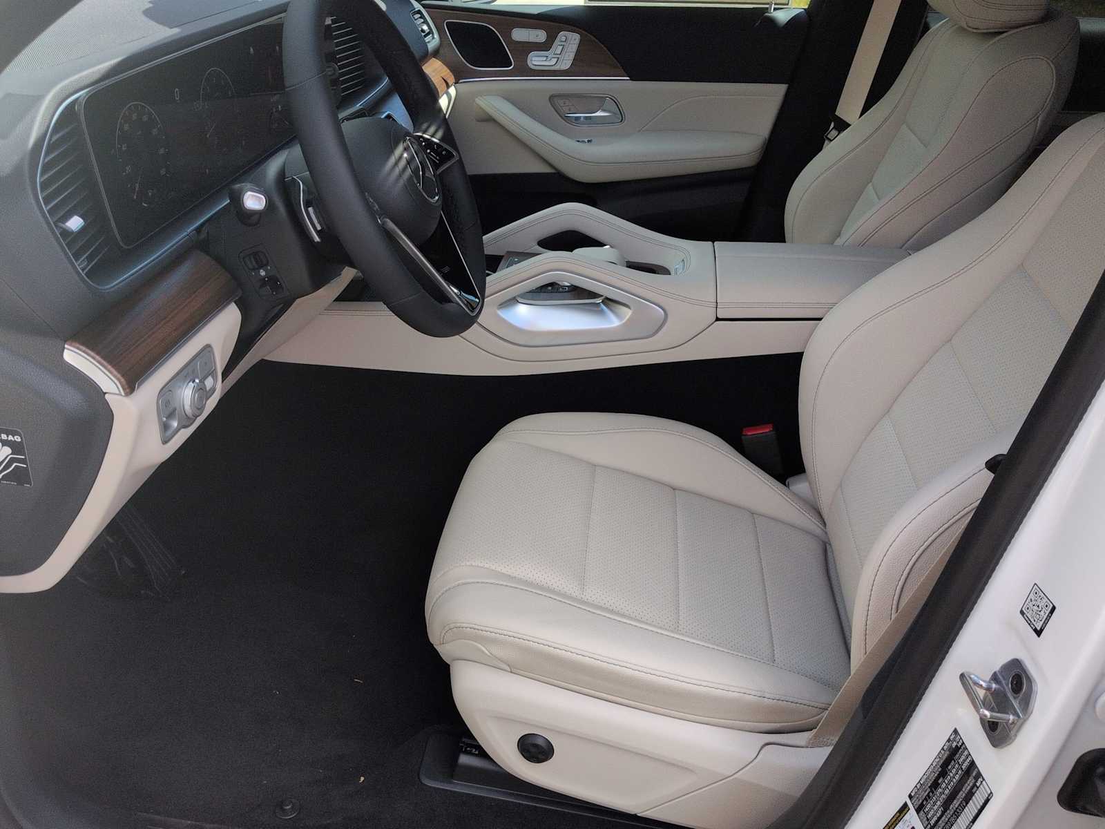 Thumbnail: 2026 Mercedes-Benz GLE - 10