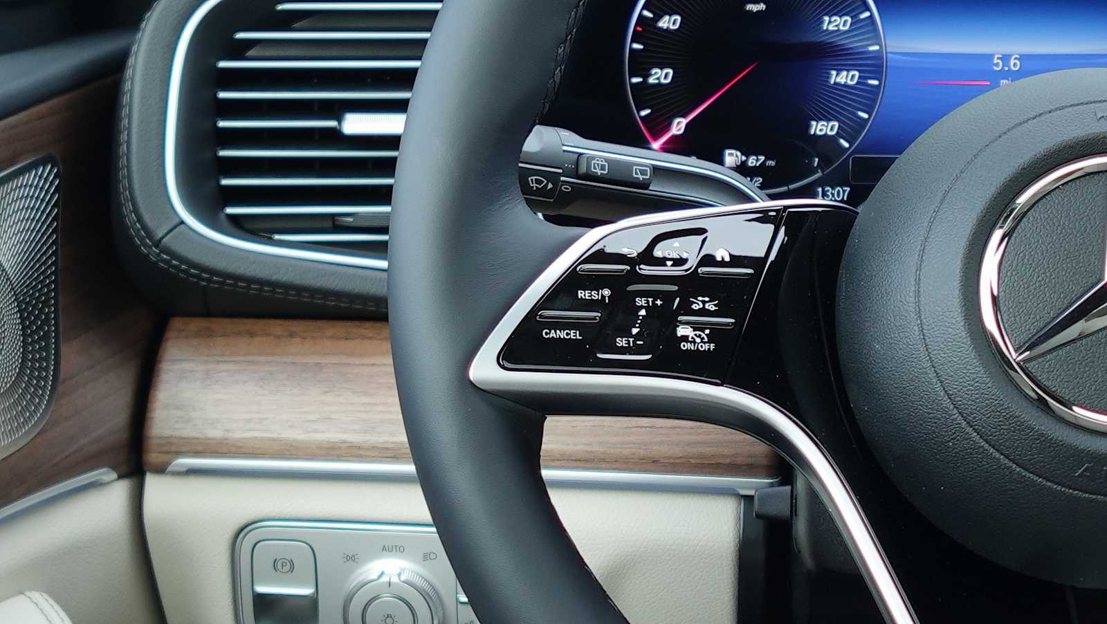 Thumbnail: 2026 Mercedes-Benz GLE - 45