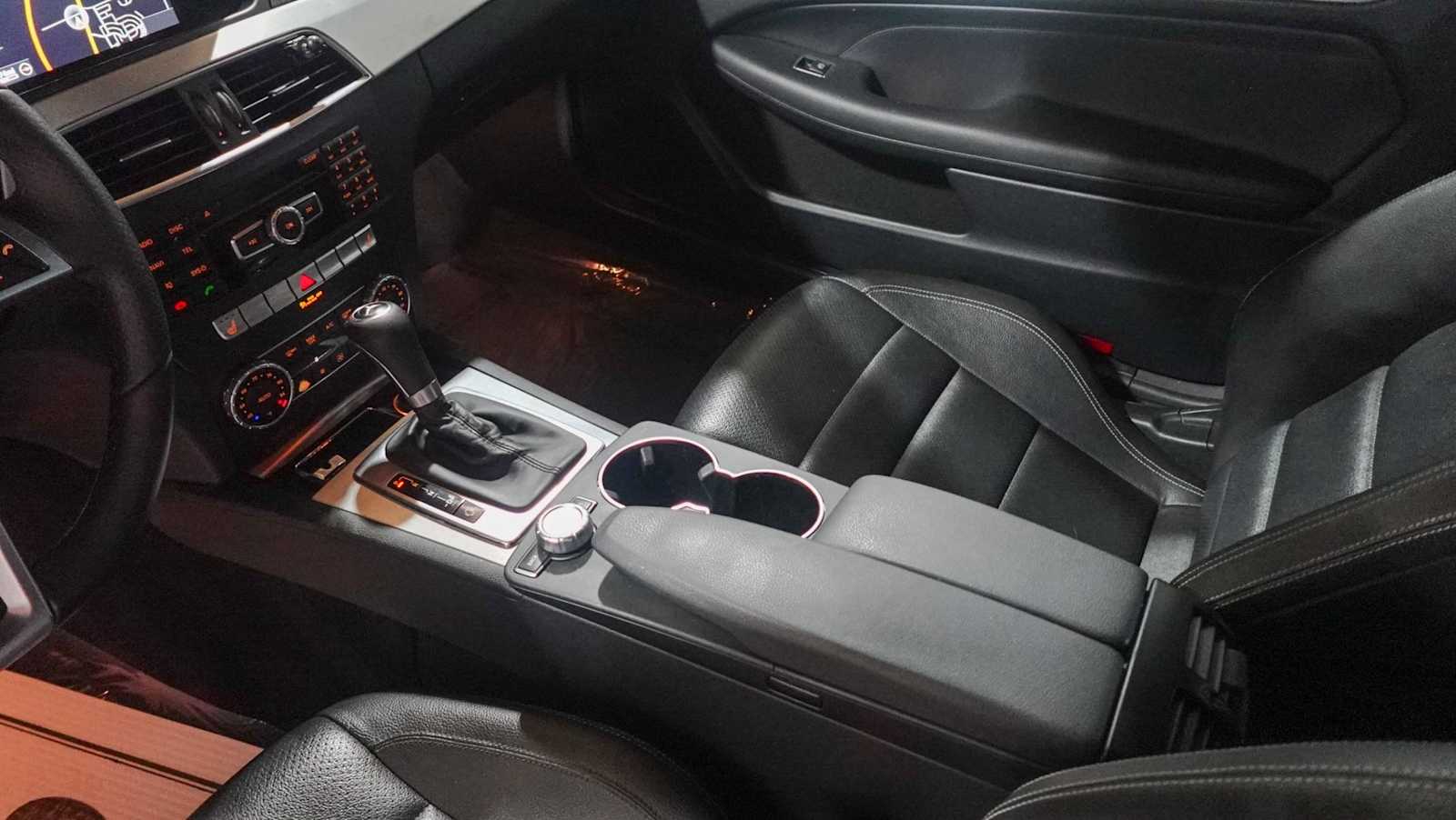 Thumbnail: 2015 Mercedes-Benz C-Class - 49