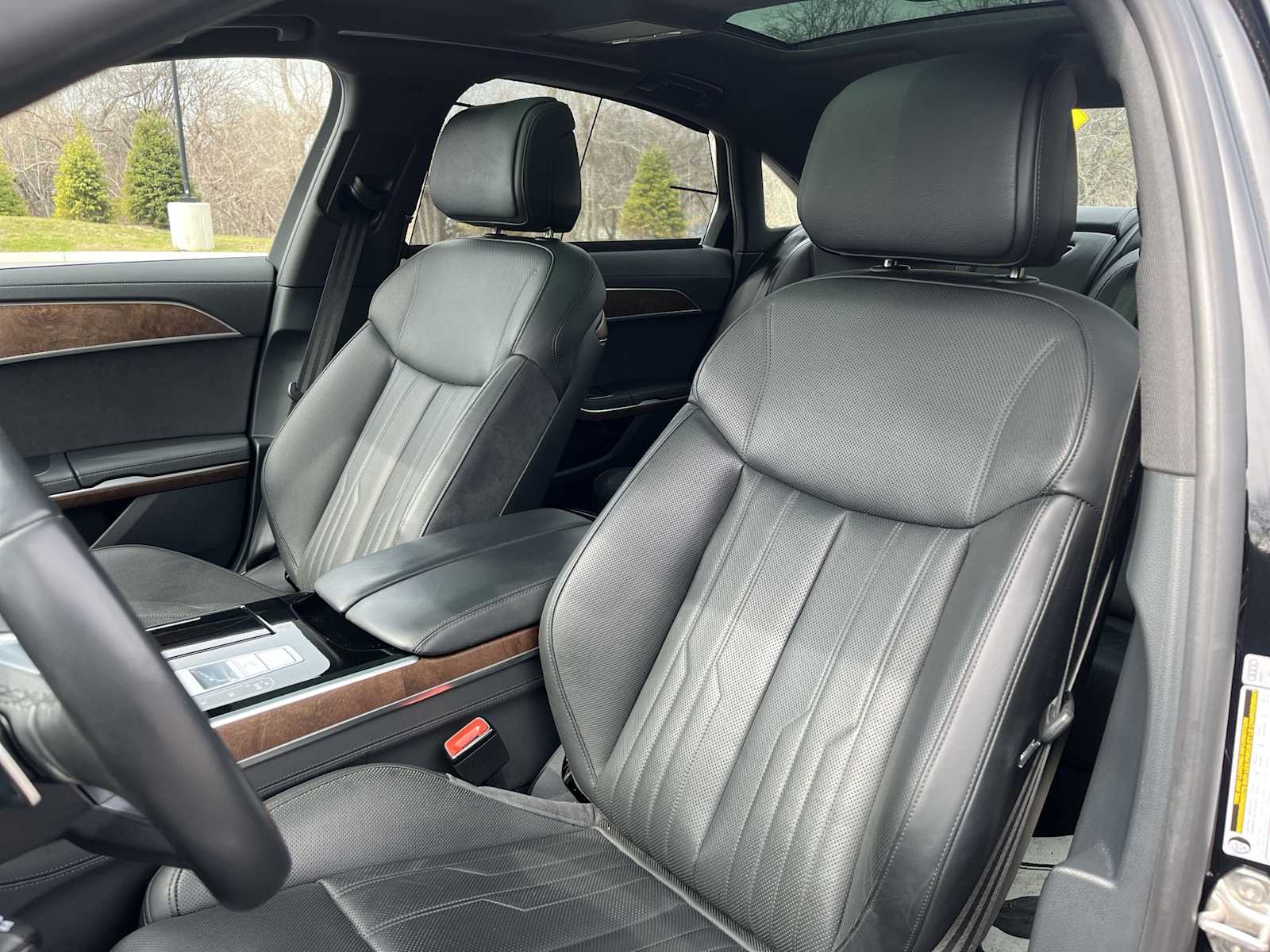 Thumbnail: 2023 Audi A8 - 28