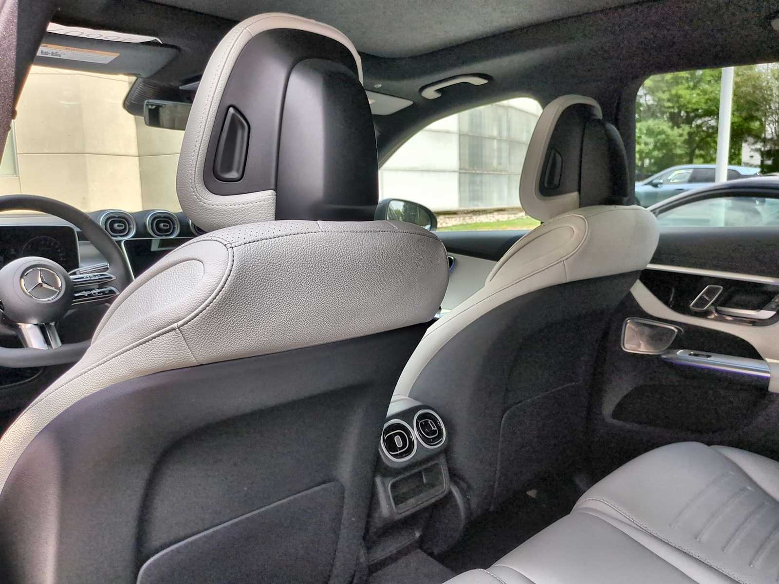 Thumbnail: 2025 Mercedes-Benz GLC - 19