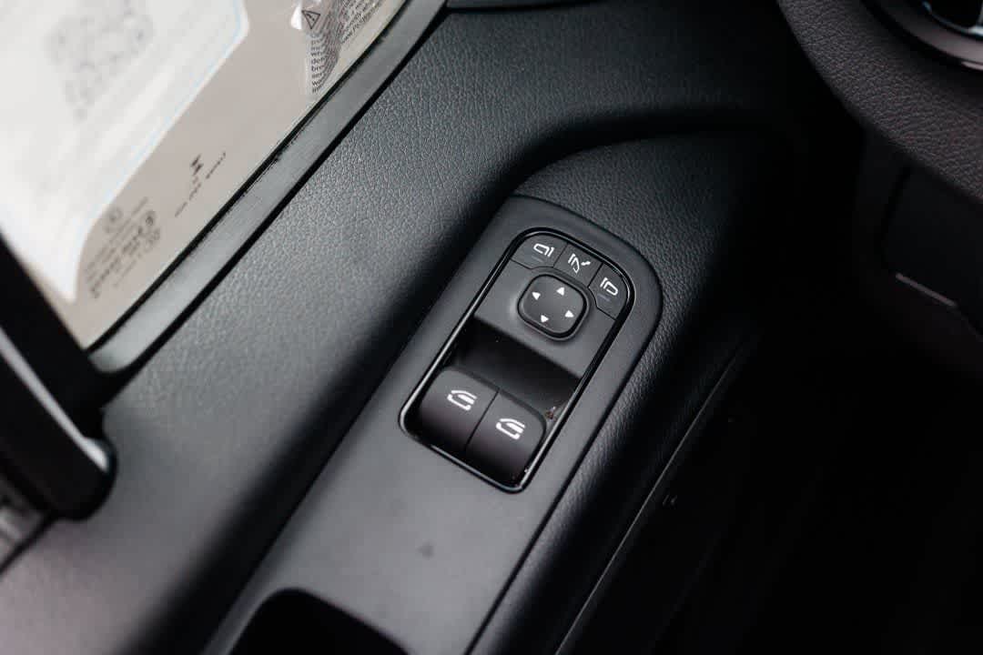 Thumbnail: 2025 Mercedes-Benz Sprinter - 26