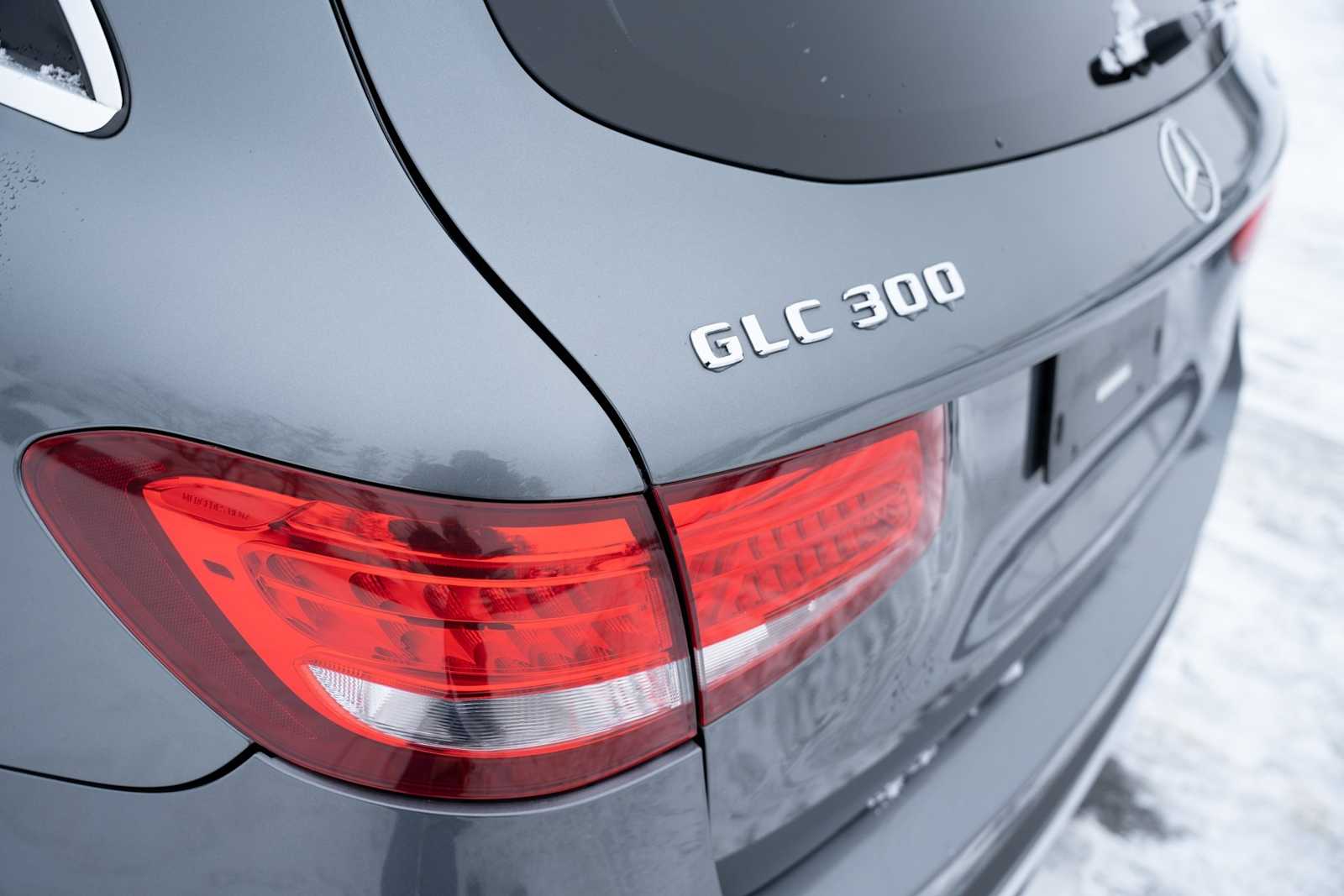 Thumbnail: 2016 Mercedes-Benz GLC - 36
