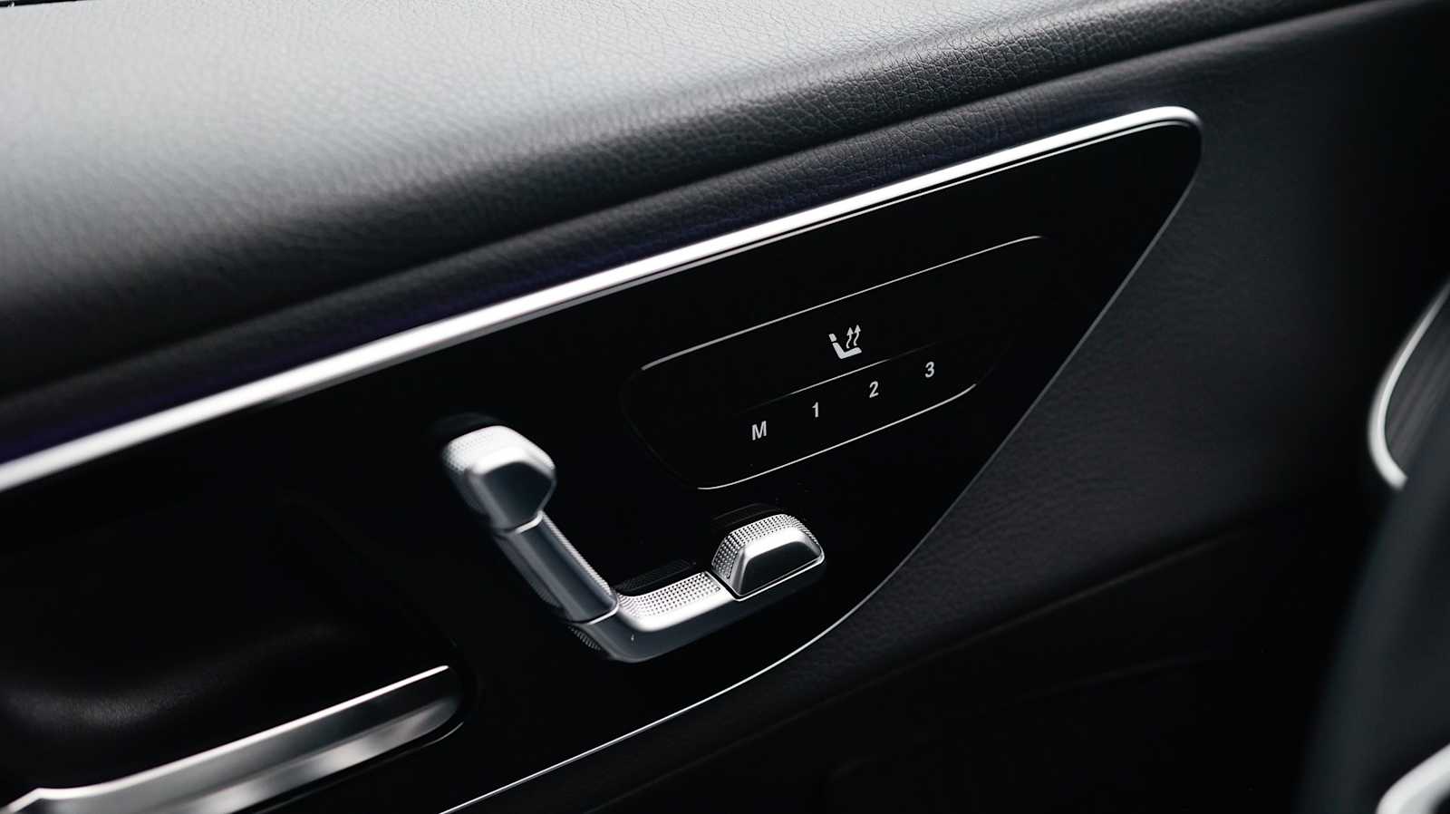 Thumbnail: 2026 Mercedes-Benz GLC - 27