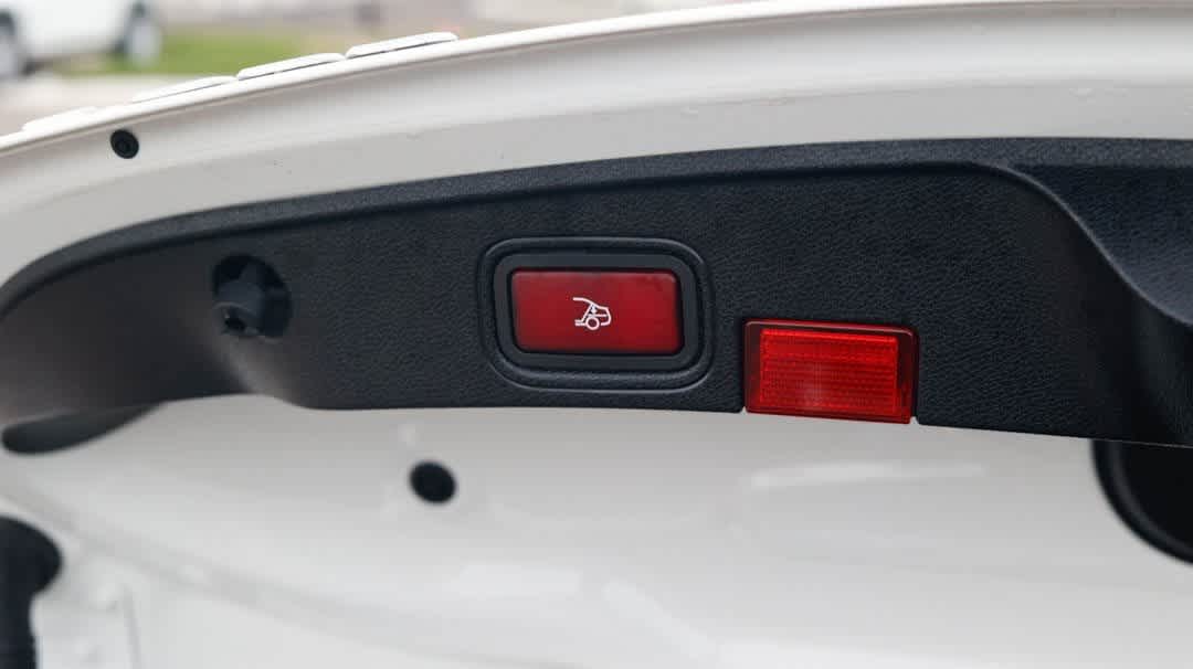 Thumbnail: 2021 Mercedes-Benz C-Class - 12