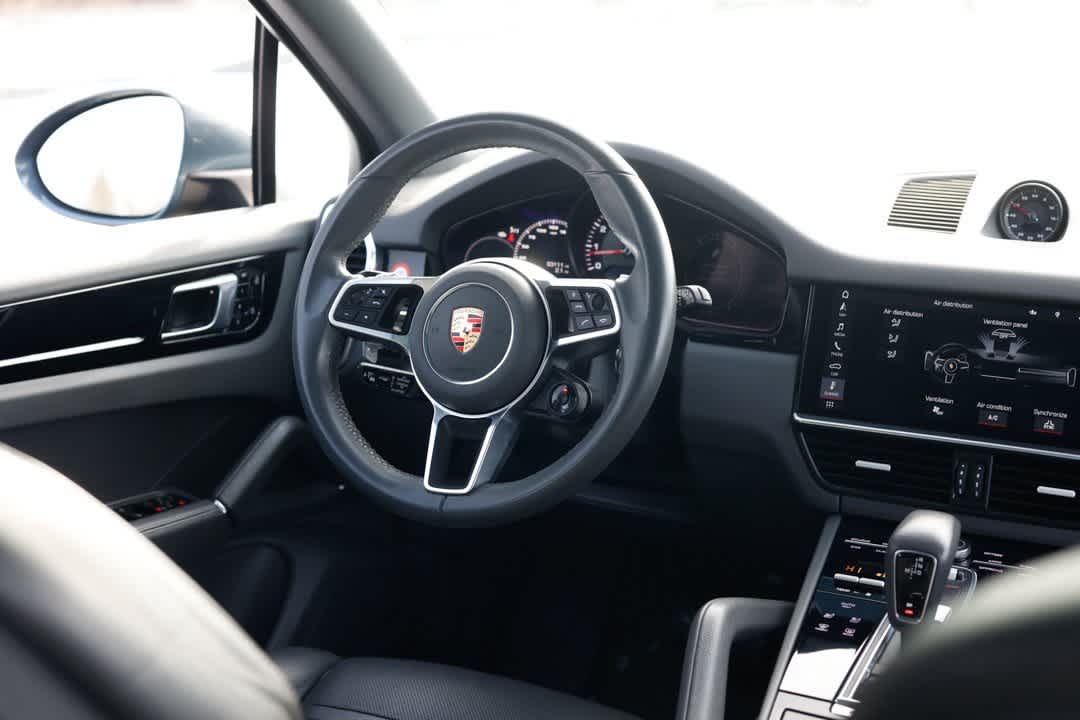 Thumbnail: 2020 Porsche Cayenne - 10