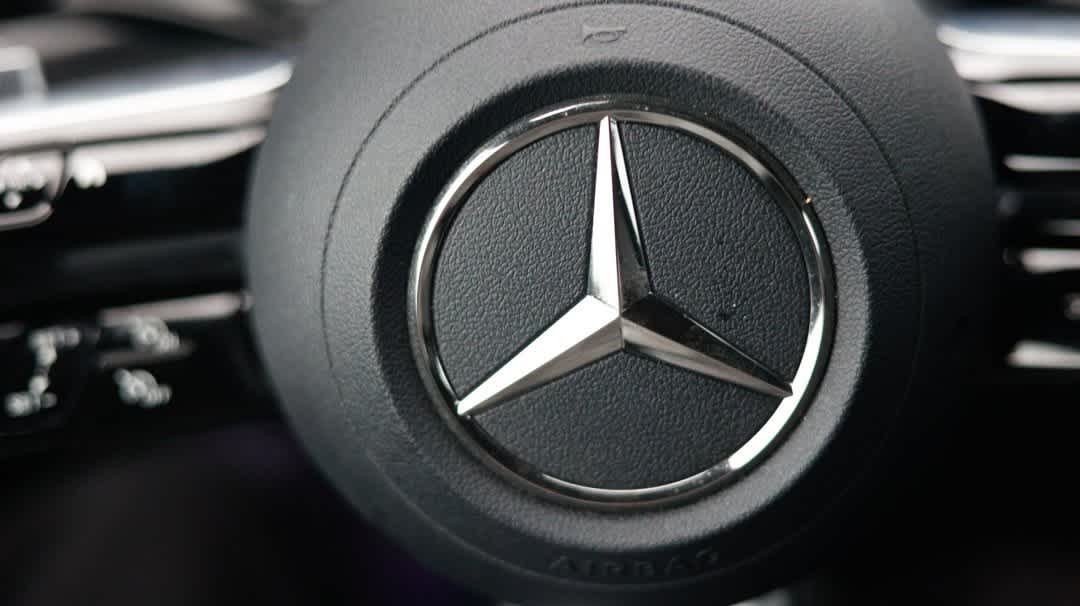 Thumbnail: 2025 Mercedes-Benz GLC - 29