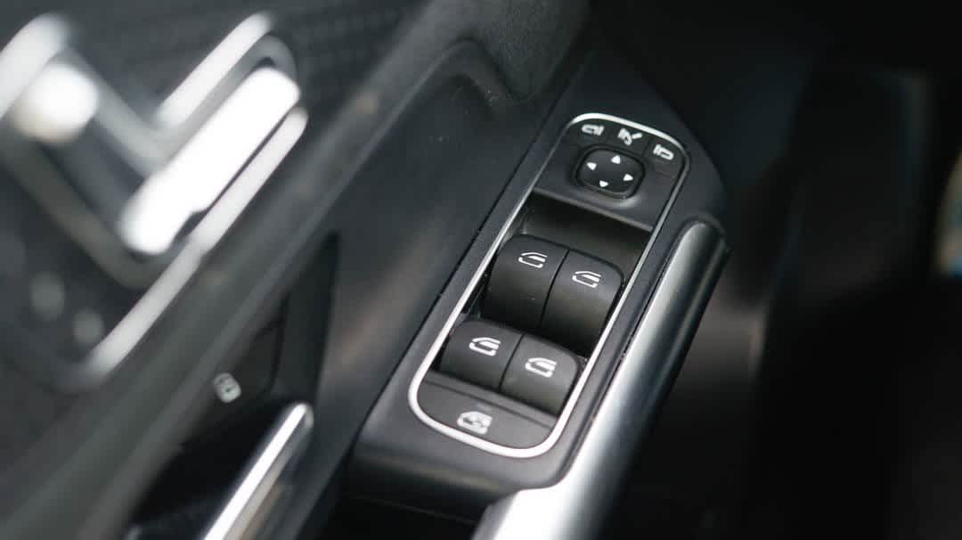 Thumbnail: 2025 Mercedes-Benz GLA - 33