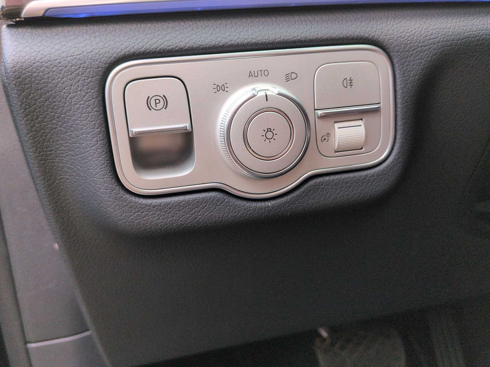 Thumbnail: 2025 Mercedes-Benz GLE - 18