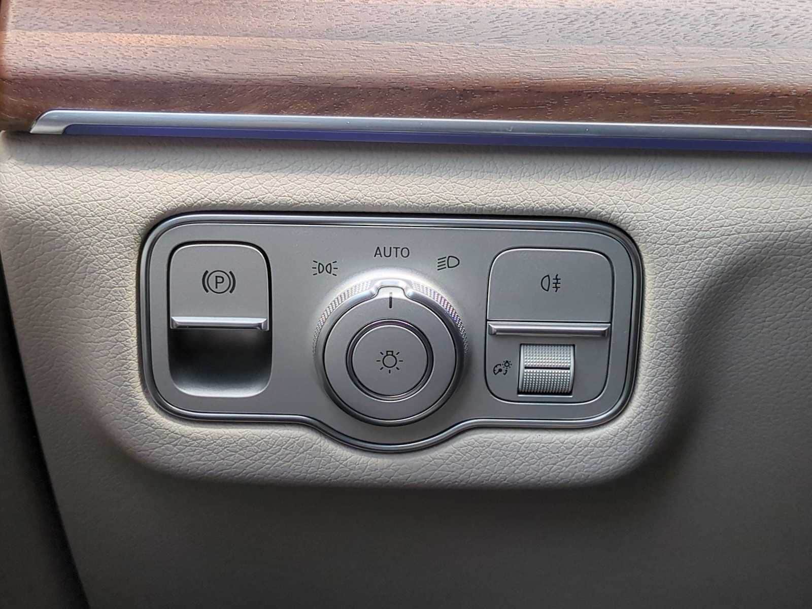 Thumbnail: 2025 Mercedes-Benz GLS - 29