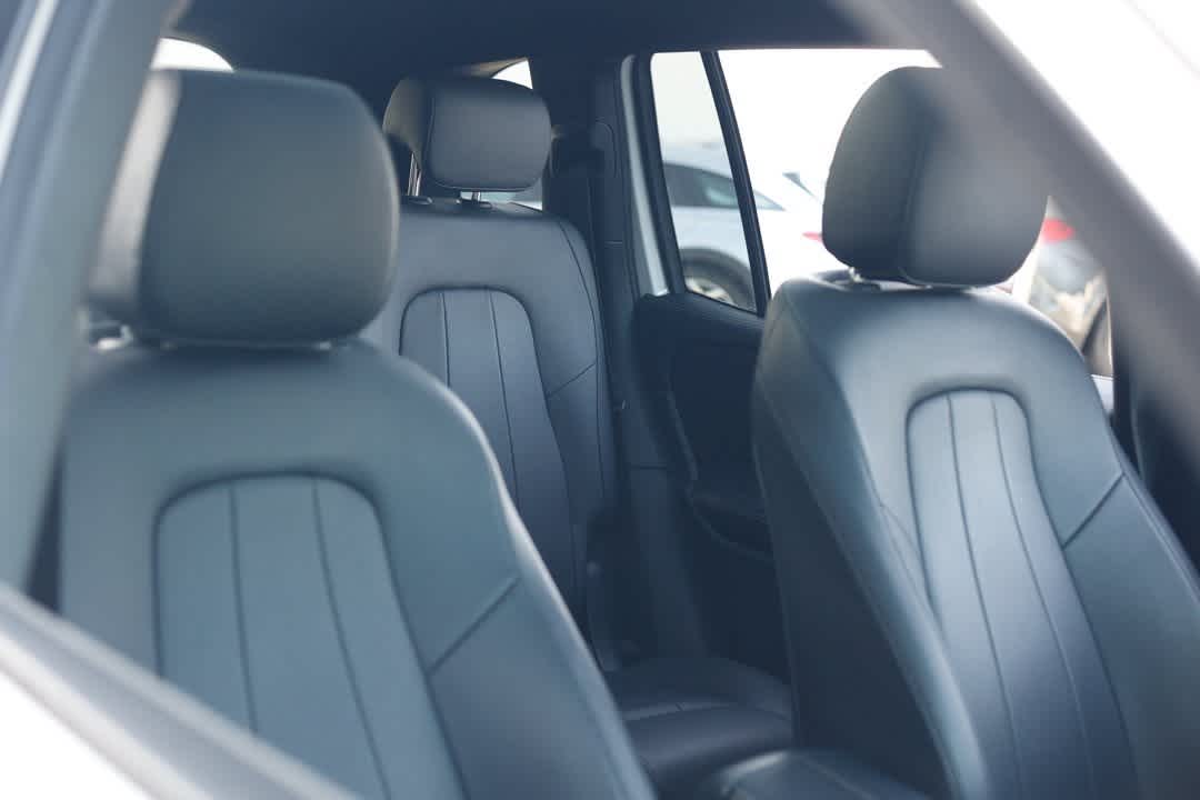 Thumbnail: 2022 Mercedes-Benz GLB - 12