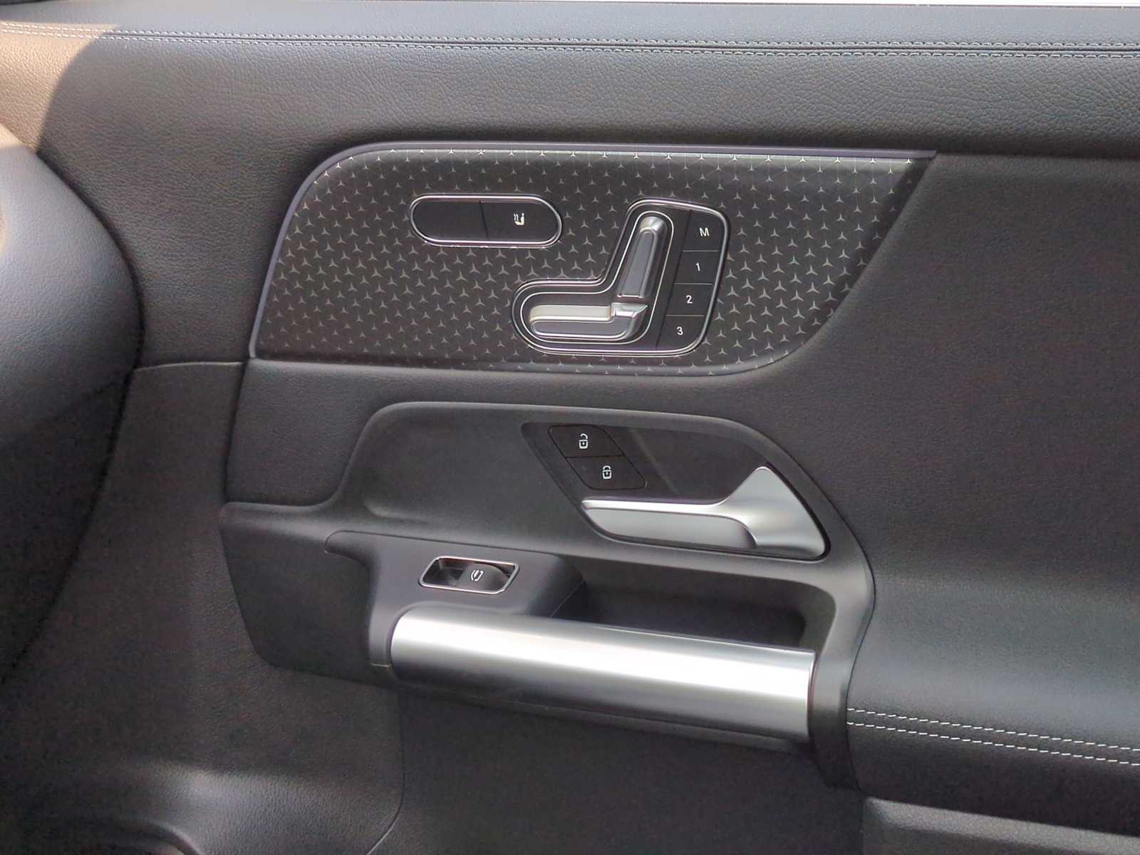 Thumbnail: 2025 Mercedes-Benz GLA - 29