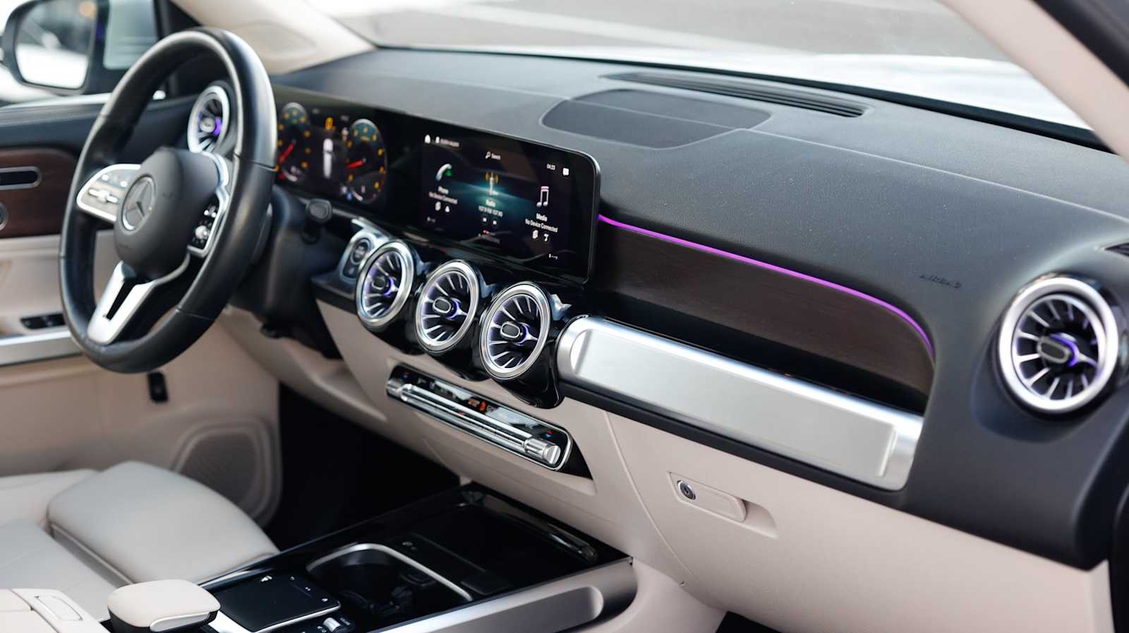 Thumbnail: 2023 Mercedes-Benz GLB - 23